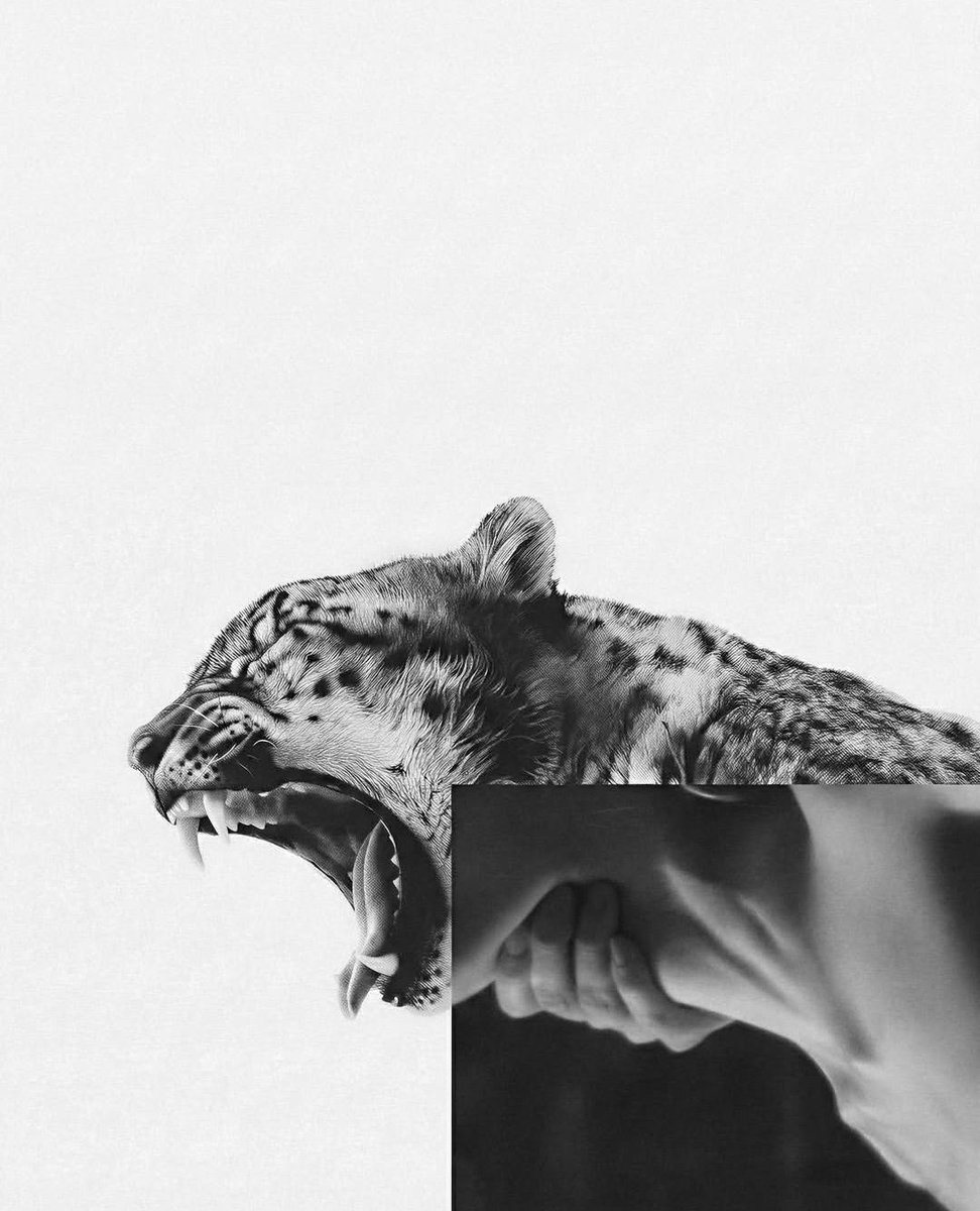 Mini Archillect tweet media