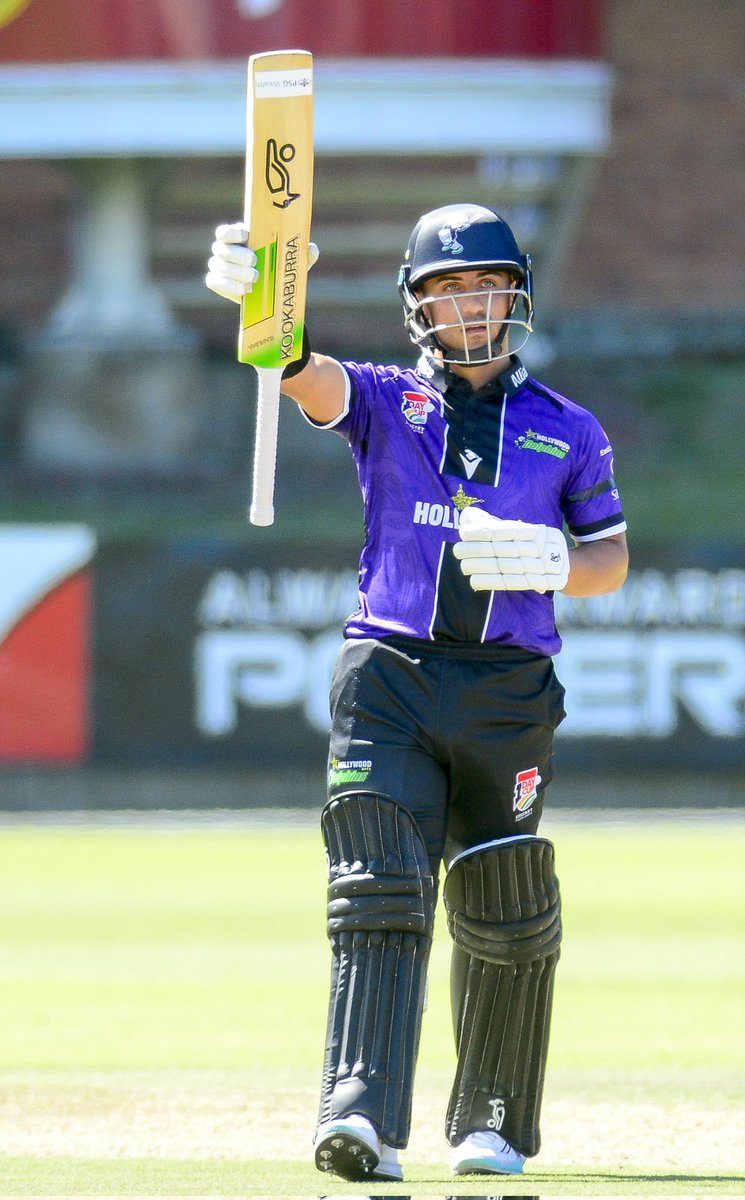 DolphinsCricket's tweet image. Hollywoodbets Dolphins continue to build their innings as they move to 163/4 (32 overs) thanks to the determined efforts from Slade Van Staden (52 off 54) and Marques Ackerman (52 off 58) 🤩👏

Keep going, Team!! 🤩💥

#GoDolphins🐬
#ReadyForMore
#CatchTheThrill
#WozaNawe