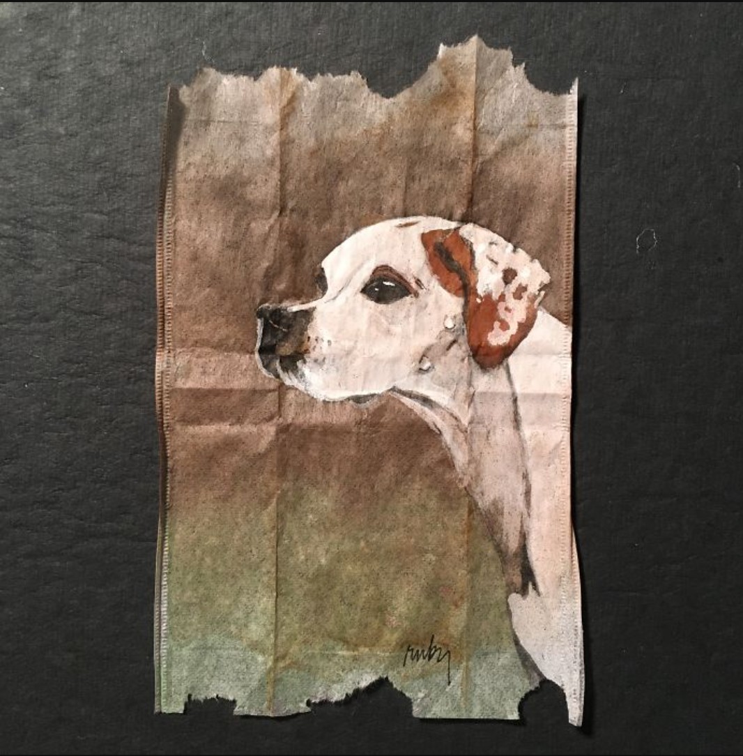 ¡Buenas tardes!
Hoy el hilo es de Ruby Silvious, una artista contemporánea que vive en Nueva York y que no utiliza un lienzo común para sus obras.
Sus miniaturas están pintadas sobre bolsas de té reutilizadas, sobres de cartas, cáscara de huevo, corchos ...
Algunas de sus obras: