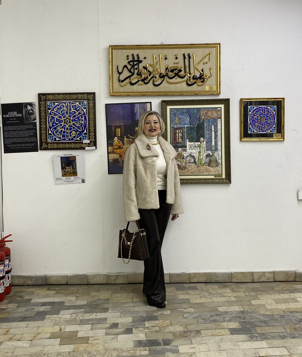 Osmanlı dönemi ressamlarının Bursa’da resmettiği tablolarının, günümüz sanatçıları tarafından farklı sanat dallarıyla yorumlandığı bu sıra dışı sergide emeği geçen tüm sanatçı dostlarımı gönülden kutlarım 👏👏👏