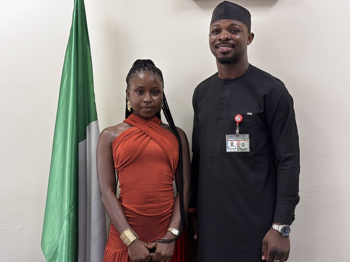 lily♌️ tweet media