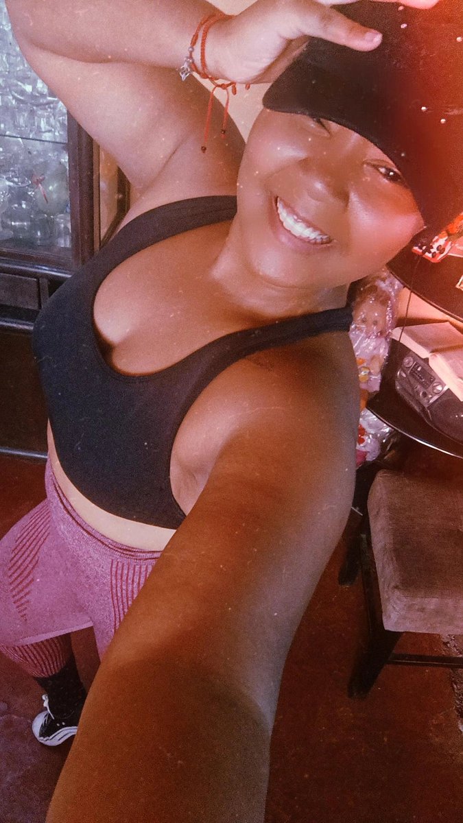 nellyarguedas's tweet photo. Hoy nos despedimos de la Nelly en volumen de 94 kg para entrar a la Nelly en déficit calórico de 75 kg.
🫡 https://t.co/C53ZuhrD1I