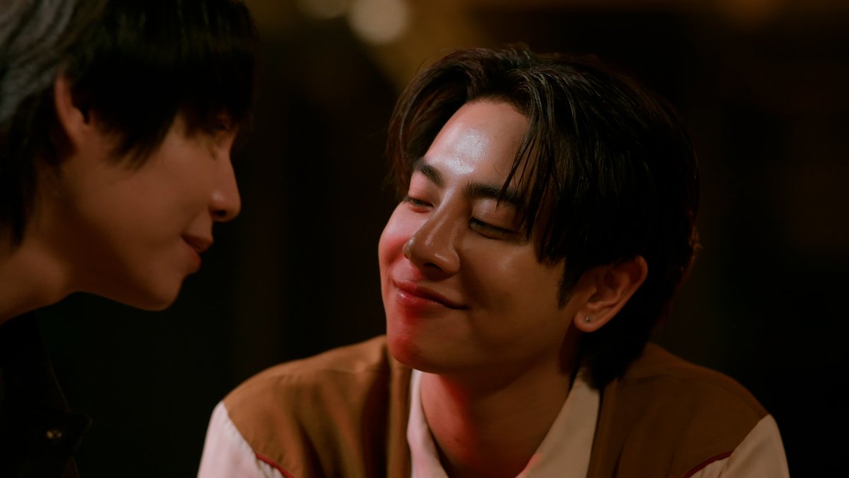 OLF_DreamOn's tweet photo. ใครๆ เขาก็ลือกันป่ะ ว่าดีนศิลปกรรมเป็นตัวจี๊ด😏🙂‍↕️

#OnlyFriendsDreamOnEP1
@wixxiws @Firstkpp https://t.co/qLExPF7AIe
