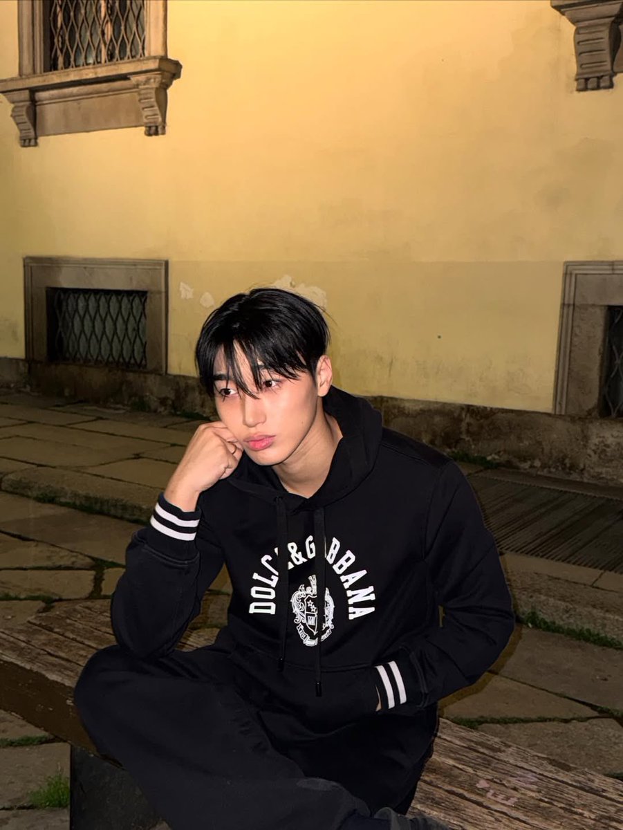 มาในลุคผัวเด็กมาก อายุ22 boyfriend material ผัวเด็กมหาลัยที่เจ๊วัยทำงานเก็บเป็นคนในความลับเพราะเพื่อนจะวิจารณ์ แต่คือเล่นลิปซิ้งตต แก่มาก เสี่ยแก่ๆ