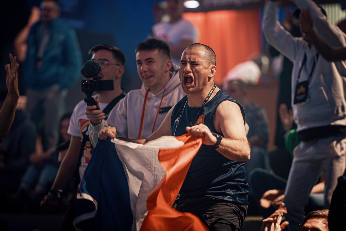 <a href="/MatthieuPECHE/">Matthieu Péché - OLY</a> <a href="/Vitality_Neo/">Fabien 'Neo' Devide</a> <a href="/ENC_EN/">Esports Nations Cup</a> J'ai envoyé un message sur LinkedIn <a href="/MatthieuPECHE/">Matthieu Péché - OLY</a> <a href="/Vitality_Neo/">Fabien 'Neo' Devide</a> <a href="/SnowixC/">SNOWIX</a> <a href="/RobbZ_pubgm/">RobbZ</a> <a href="/maxman30/">Maxman30</a> <a href="/EsportsPUBGM/">PUBG MOBILE Esports</a>  <a href="/ClueWr/">Clue</a> <a href="/Wawa2_/">WaWa</a> <a href="/SofianeAkarkach/">Sofiane Akarkach</a> <a href="/honorofkingsFR/">Honor of Kings France</a> <a href="/Kingsman_coc_/">KingsMan</a> <a href="/Synthe_coc/">Synthé</a> <a href="/TryHardvw/">TryHard</a> <a href="/eryamcoc/">Eryam</a> <a href="/PiouPiouLover/">Pioupiou</a> <a href="/Kuzan_off/">Kuzan</a>
<a href="/Periado2/">Periado</a> <a href="/Alexcalibur_YT/">Alexcalibur</a>  <a href="/Titatitutu/">IJC | Titatitutu 🐙</a>