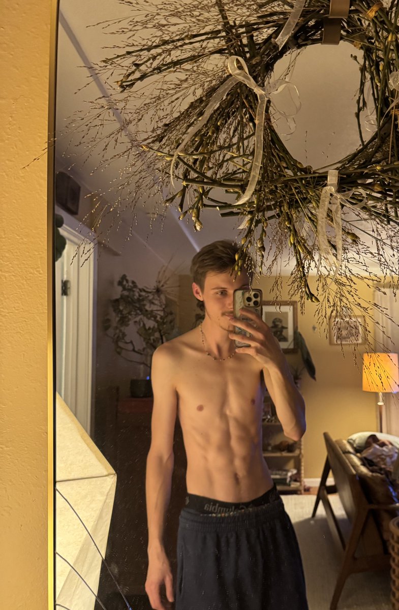Broke my mirror 😖