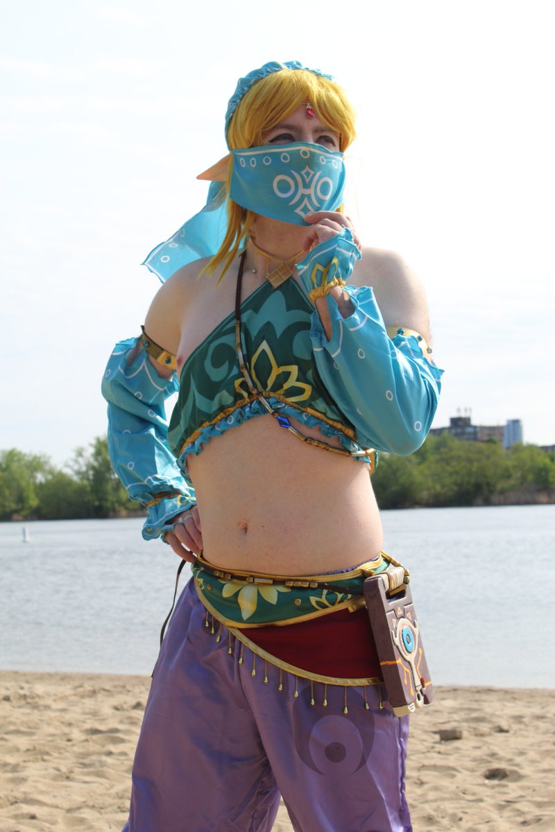 GDICommander's tweet photo. Happy 40th anniversary to The Legend of Zelda, my favorite video game series! I have done a total of 4 cosplays from this universe! Twilight Princess Link was my first-ever cosplay introduced in 2013! The latest Zelda cosplay I have built is my terrifying ReDead cosplay in 2021! https://t.co/9VEgCnWcHU