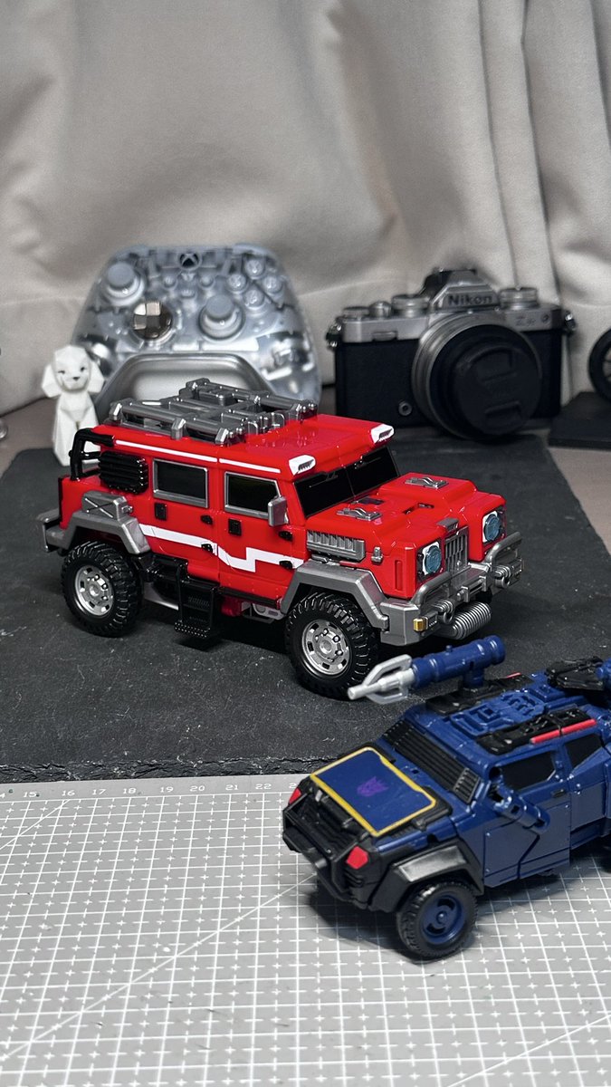 kinyu021's tweet photo. ironhide！#transformerscustom  #transformers https://t.co/93b0yKHAO0