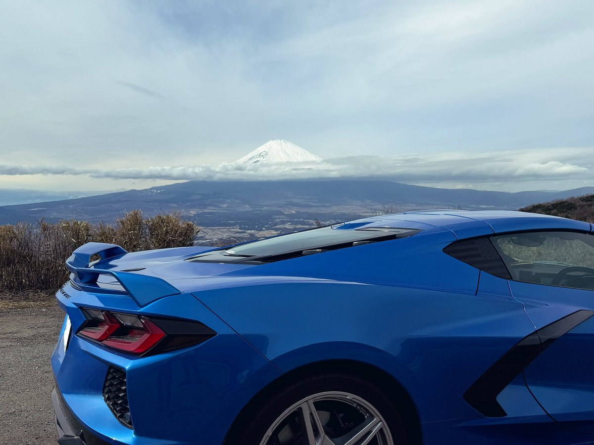 RapidsGrayEyes's tweet photo. 富士と桜

#corvette
#C8
#コルベット
#富士山 https://t.co/e439JkreWN
