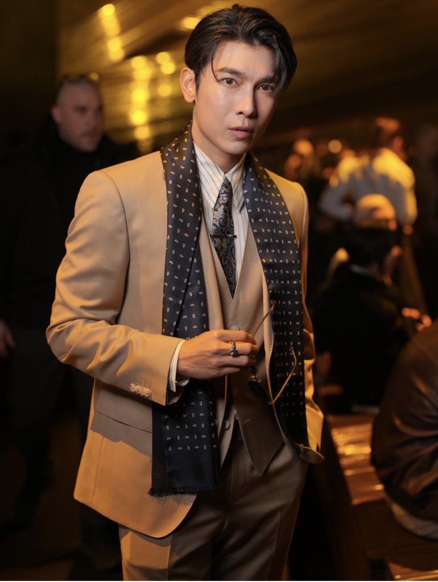 SuppasitChannel's tweet photo. This BOSS Aura🕶️✨
Cr.nomannersmagazine

MEW AT MILAN FW26

@HUGOBOSS
@MSuppasit
#MewSuppasit
#BeYourOwnBOSS
#BossFW26xMew
#MFW26 https://t.co/MGOq5DhVc6