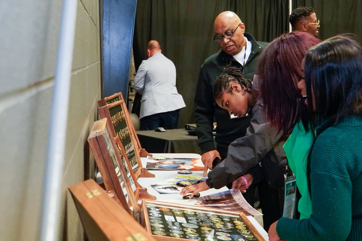kystatepolice's tweet image. Following the tour, students joined current and former agency members for the luncheon, where fellowship and meaningful conversations continued. Events like this create connections between future leaders, the community and our agency. #KentuckyStatePolice #BlackHistoryMonth (2/2)
