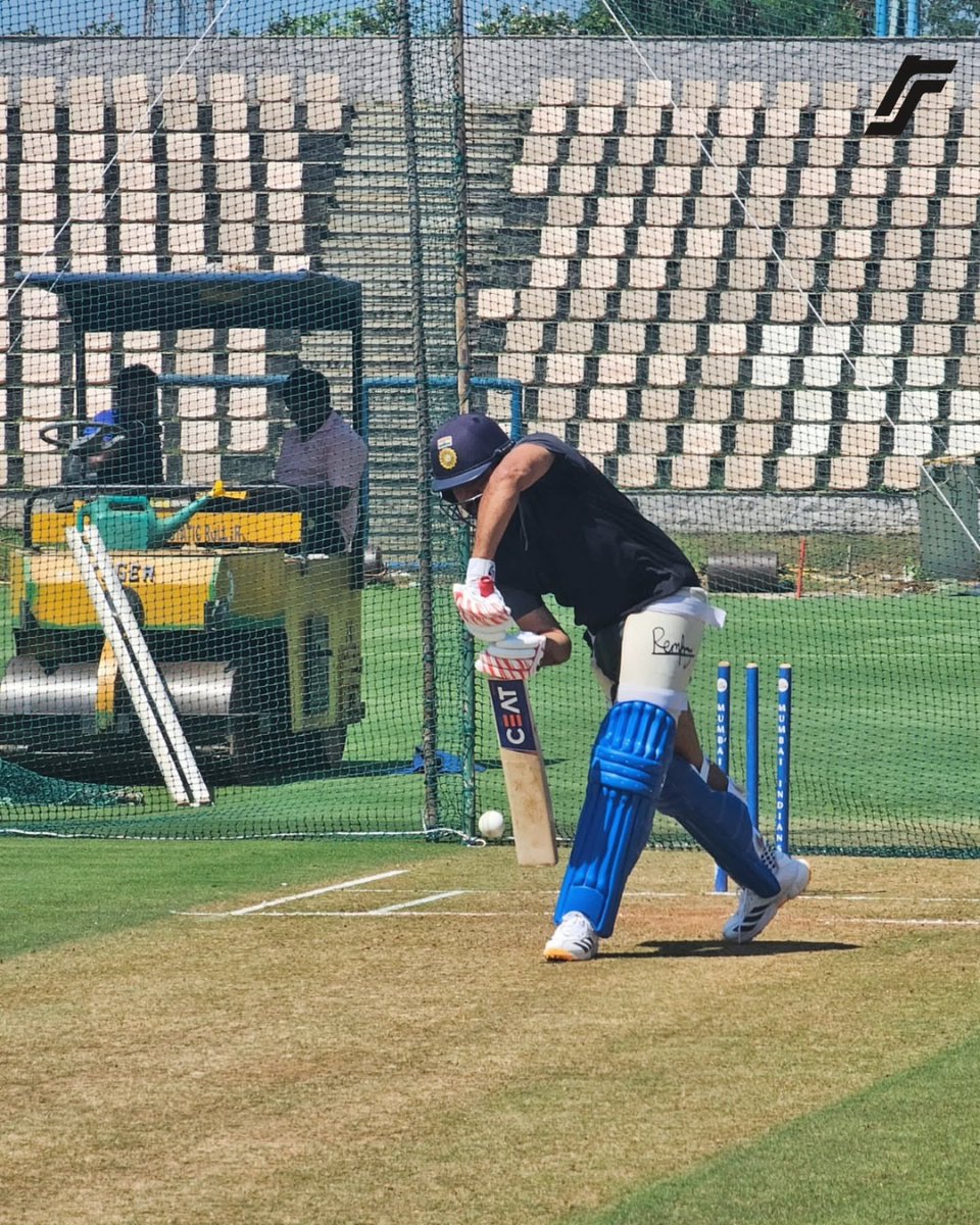 Rohit Sharma has started his batting practice session. The way he has begun practicing so early, it feels like something big is going to happen in the IPL.🔥🐐