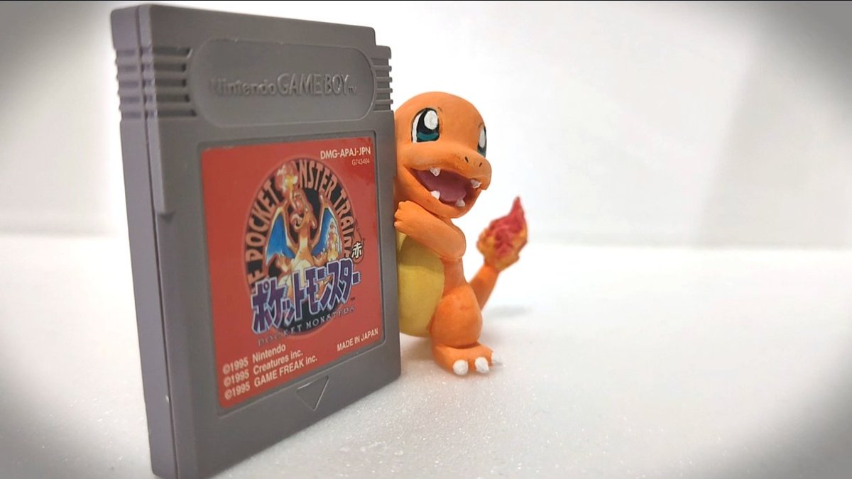 maopsm's tweet photo. ポケモン30周年おめでとうございます！

今回は赤バージョンを支えてくれる
ヒトカゲを作ってみました！
緑、青、ピカバージョンも制作していこうと思います😊

制作動画もぜひご覧ください!
https://t.co/AqBkcLHUQ4

#ポケモン30周年 　#ポケモン赤緑 
#フィギュア　#粘土 https://t.co/Vs2TYcT9yC