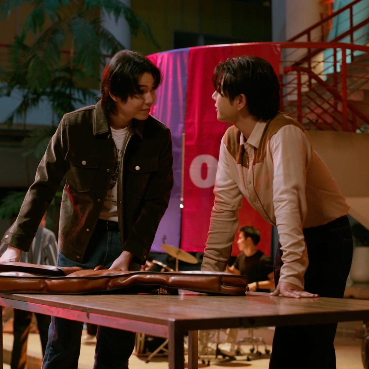 GMMTV's tweet photo. #OnlyFriendsDreamOnEP1
@wixxiws @Firstkpp @myktnw 

สเปกสาธารณะ                      แต่สถานะมีแฟนแล้ว https://t.co/Ofpavma9Dv