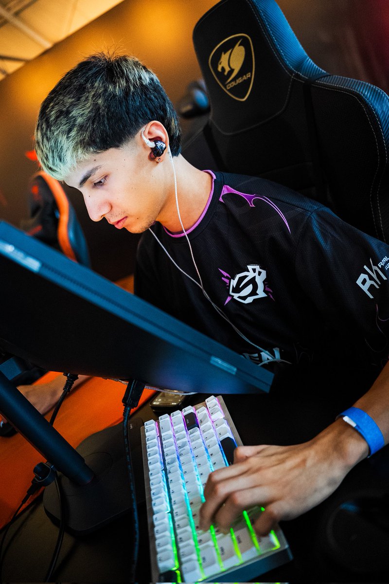 Una nueva Season acompañados por las mejores sillas 🤩

🧡🖤 <a href="/cougargaminglt/">COUGAR LATAM</a>