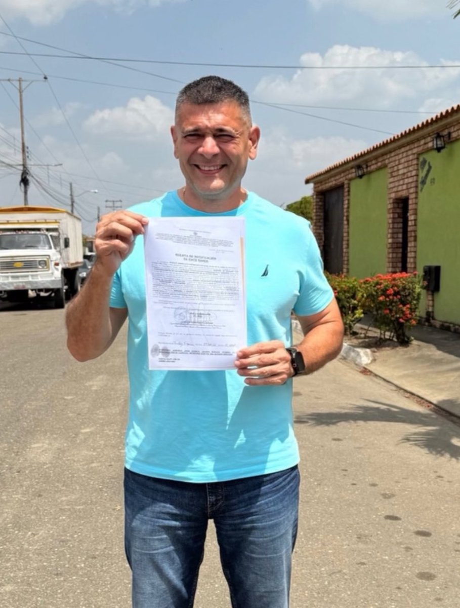 Me alegra mucho que ⁦<a href="/freddysuperlano/">Freddy Superlano</a>⁩ esté en libertad, nunca debió ser separado de su familia

Freddy es un democrata y como tal muy positivo para el país que pueda estar en ala calles en libertad y ayudando a crecer nuestra vzla! 🇻🇪