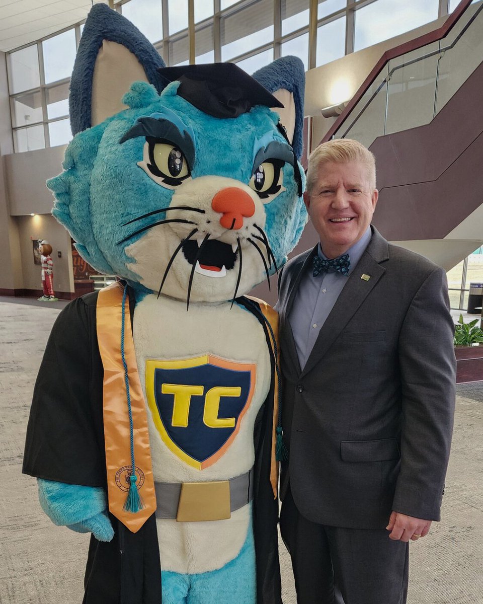 COTCedu's tweet photo. COTC is excited to announce FREE college tuition through the Licking County Promise Program!

Promise programs guarantee that tuition will be entirely covered by institutional, federal and state aid as well as private scholarships for eligible students. https://t.co/9iXnhedqt5 https://t.co/IQMn4KLnmW