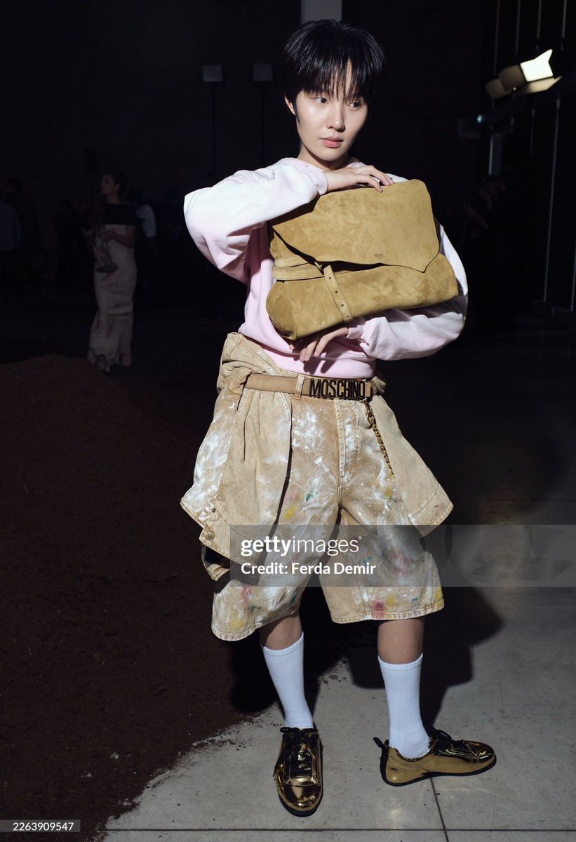 NampingsterLand's tweet photo. มาแล้วจ้ะ Getty ที่แม่ใฝ่ฝัน ฮิฮิ 🫶🏻

KENG NAMPING IN MFW26  #MOSCHINOXKENGNAMPING #MOSCHINOFW26 #MOSCHINO #MFW https://t.co/QiOgzzgXPv