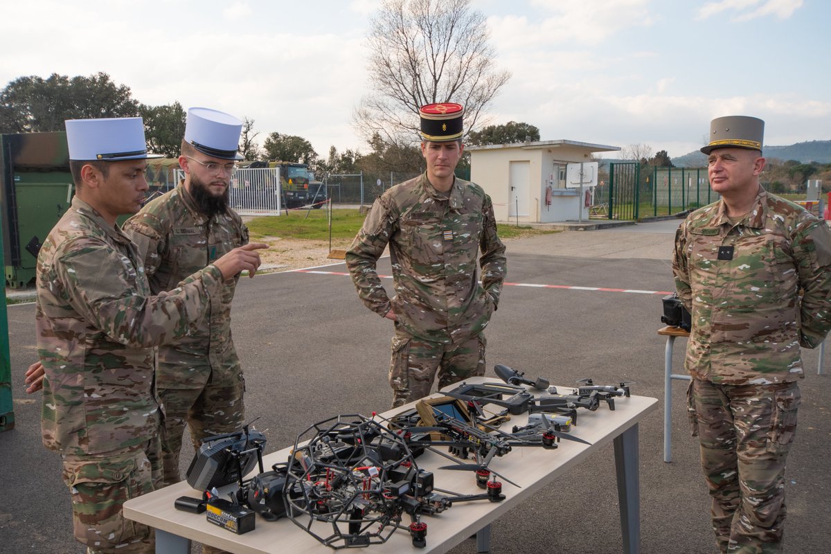 Chef de corps 1REG tweet media