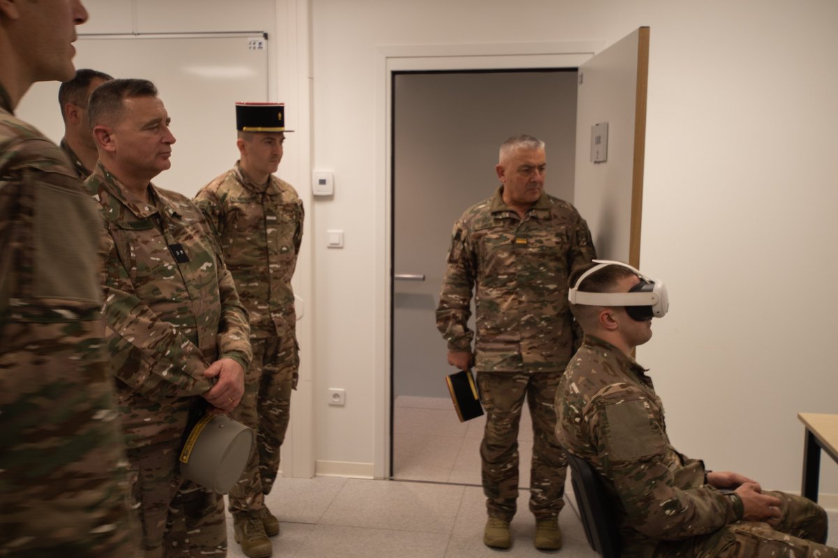 Chef de corps 1REG tweet media