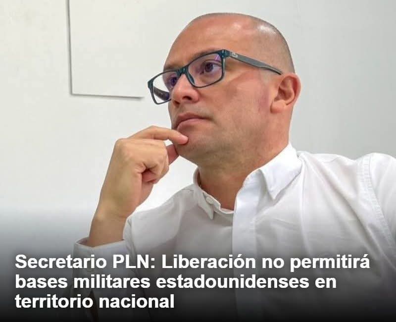 😂😂😂😂Y este que se esta creyendo? 😂😂😂😂