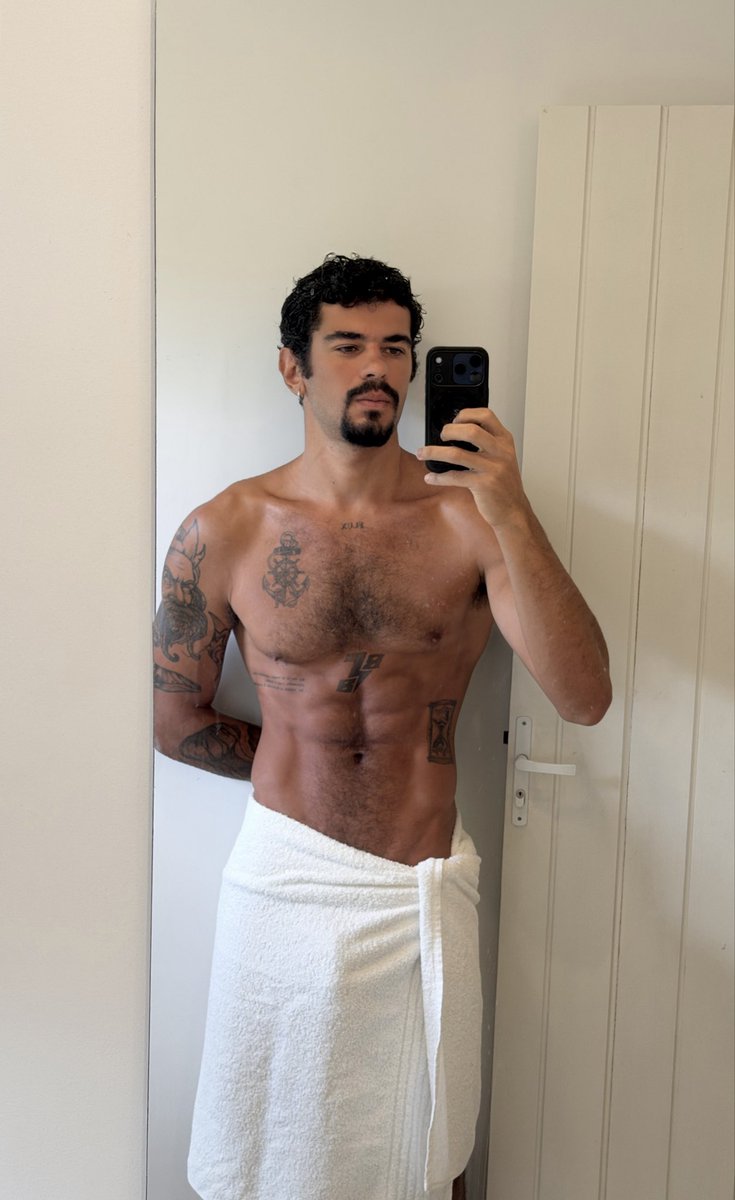 Abdômen trincado só na dieta do pao e água