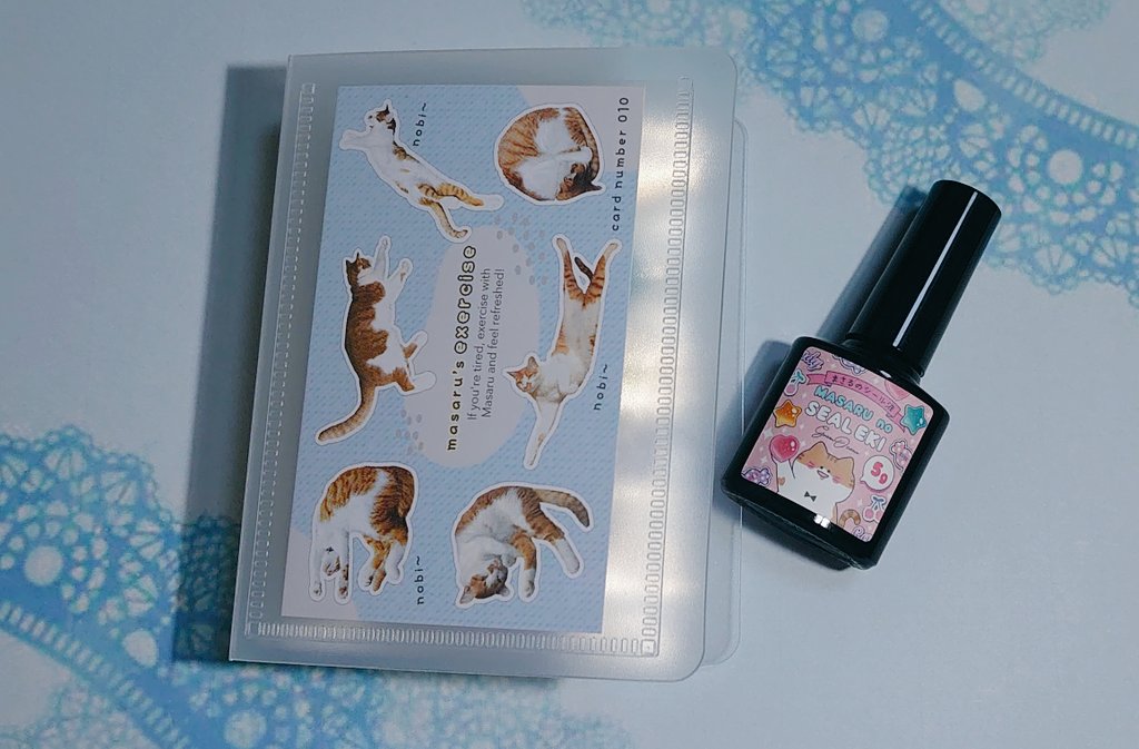 u_keis's tweet photo. @greenoceannow
グリーンオーシャンさんのまさるのシール液
レジン作りもシール作りも楽しくなっていい♪
短い時間で乾くし匂いも鼻を近付けるとあるけど香水の強い香りがダメな私は平気でした
ダイソーで買ったアルバムがサイズも表紙にカードが入れられるのも良い
まさるを入れてみたよ https://t.co/cIngVqJij9