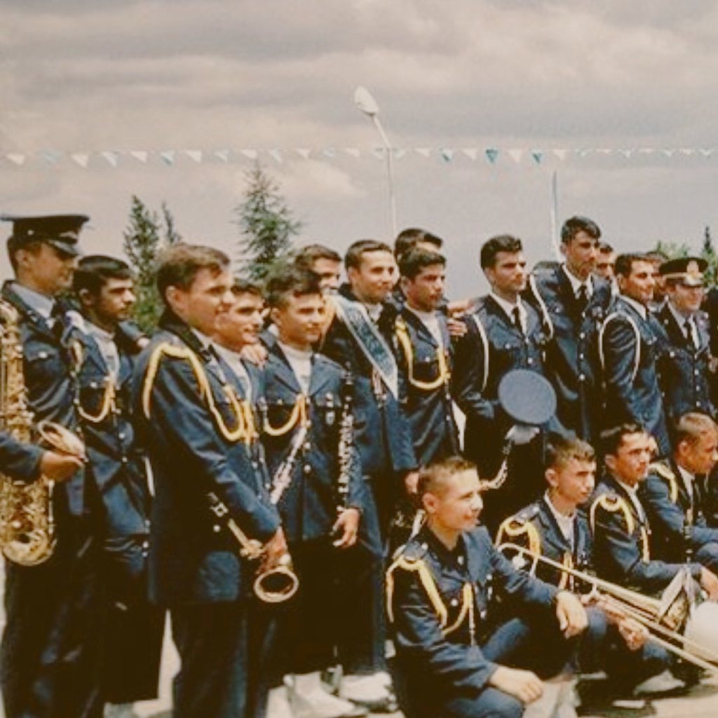 •| okulumu, hayallerimi , gençliğimi, çocukluğumu ümitlerimi aldınız ; sizin olsun. bana yalnızca silivri'de kalan masum harbiyelileri verin !"
Hava Harp Okulu Öğrencisi  Yusuf Kurt 

AskeriÖğrencilere Tahliye