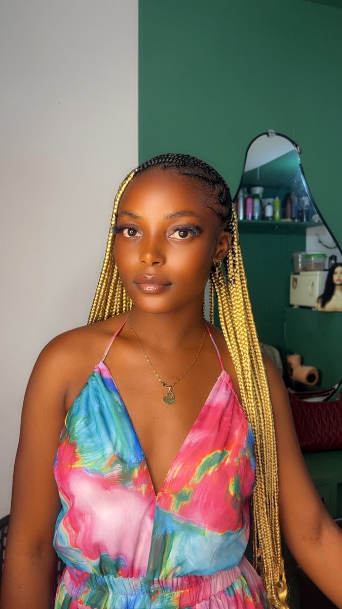 Clotibelle's tweet image. Let’s see all the gorgeous ladies rocking braids on this TL 🌍✨

If you’re pretty and confident, this is your cue 😌👇🏾

Quote this tweet and show us how stunning you look in your braids 👇🏾🔥

#237Twitter 🇨🇲 #world #braids #Nigerians #southafricangirl #africangirls
