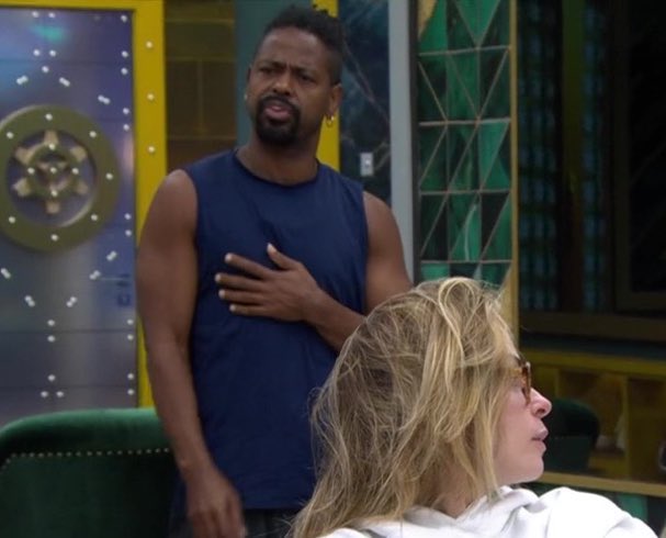 - perdeu o irmão para as drogas
- perdeu o pai
- era garçom
- a mãe sofria violência doméstica do padrasto

Mas segundo o Leando, o Jonas nunca sofreu dificuldade na vida por ser branco.

Ele nao cansa de caçar enredo e ficar esvaziando pautas.