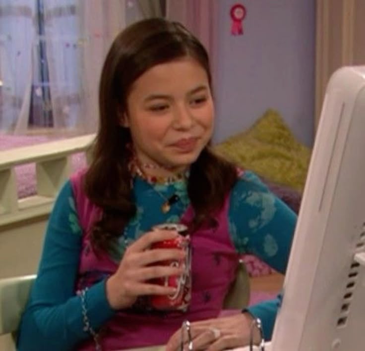 bee.⠀  me, a seasoned roman enjoyer seeing the new movie get lower ratings than scr3am .