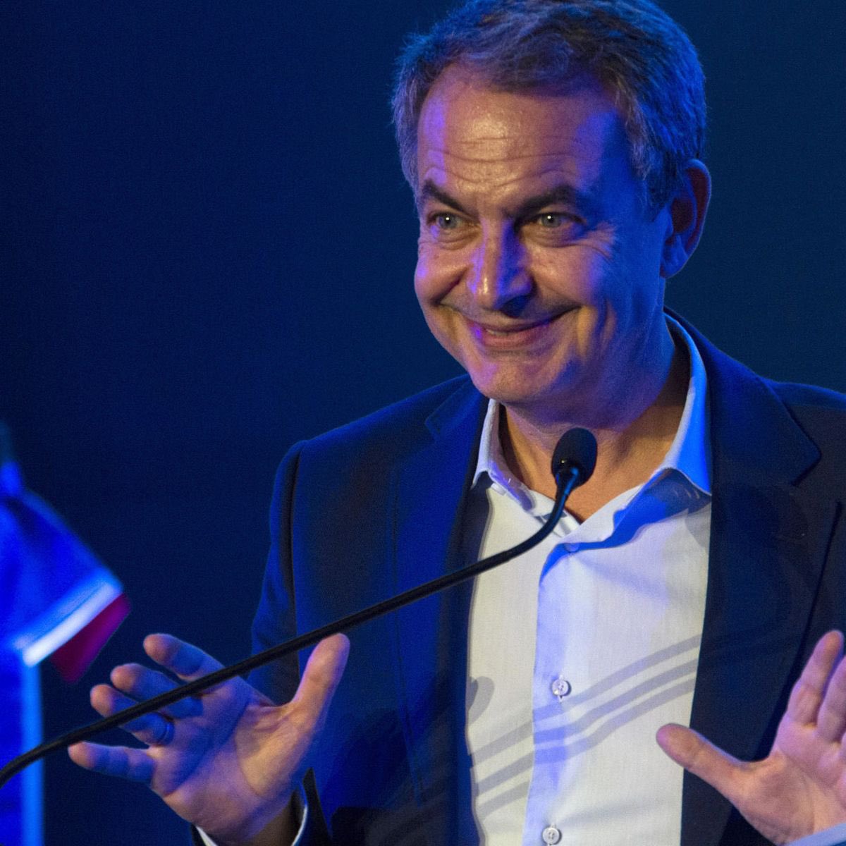 “El infinito es el infinito; el universo es infinito muy probablemente."
"Me embolso 460.000 € del rescate de Plus Ultra facturando informes que hace mi siervo por 3.000 € al año."
“Si cogemos todas las playas de la Tierra… seguramente seamos solo un grano de arena.”