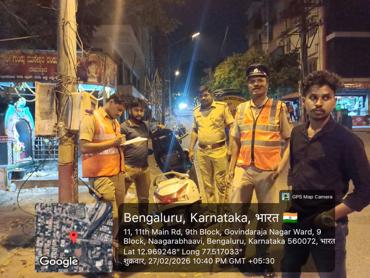 APNagarBCP's tweet photo. ಇಂದು ಮಾನ್ಯ ಪೊಲೀಸ್ ಆಯುಕ್ತರು ಬೆಂಗಳೂರು ನಗರ ರವರ ಆದೇಶದಂತೆ ಠಾಣಾ ವ್ಯಾಪ್ತಿಯಲ್ಲಿ ವಿಶೇಷ ಗಸ್ತನ್ನು ಮುದ್ದಿನಪಾಳ್ಯ ಮುಖ್ಯ ರಸ್ತೆ, ಮಾಳಗಾಳ, ಅನ್ನಪೂರ್ಣೇಶ್ವರಿನಗರ, ಹಾಗೂ ಠಾಣಾ ಸುತ್ತಮುತ್ತ #Areadomination #Footpatrolling ಮಾಡಲಾಯಿತು ಮತ್ತು #Nakapoint ನಲ್ಲಿ ಅನುಮಾನಾಸ್ಪದ ವಾಹನಗಳ ತಪಾಸಣೆ ಮಾಡಲಾಯಿತು. https://t.co/V5v6cLH7MO