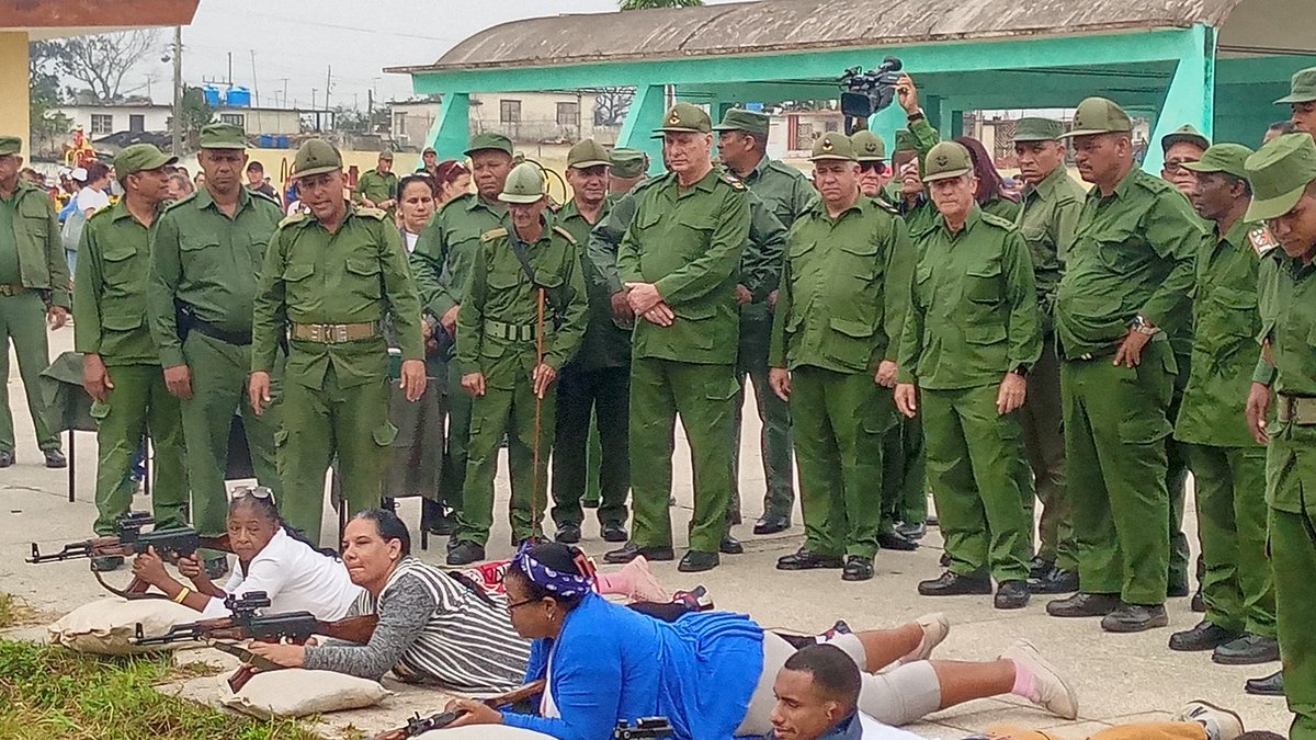 DiarioMayabeque's tweet image. Encabeza el presidente del Consejo de Defensa Nacional, Miguel Díaz-Canel Bermúdez acciones del Día Nacional de la Defensa en Mayabeque.
#DefensaDeLaPatria #preparadosycombativos 
#CubaEstáFirme #JuntosPorMayabeque 

🔗Más detalles:
diariomayabeque.cu/noticias-del-d…