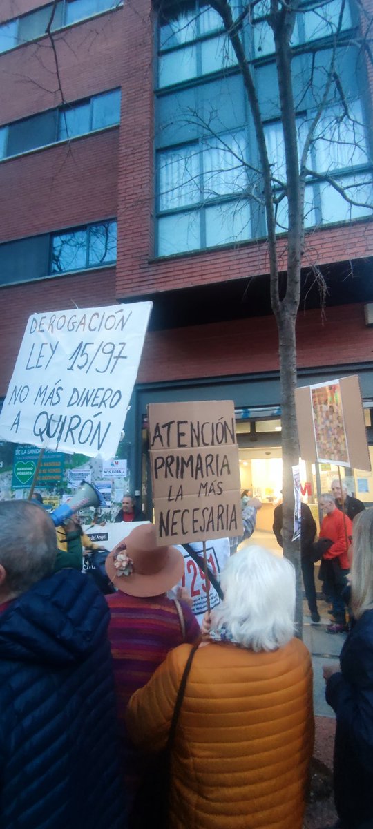 Asamblea Carabanchel tweet media