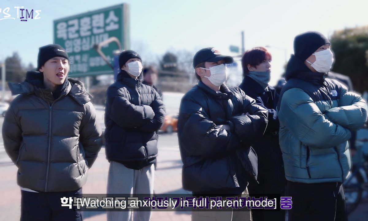 monhuis's tweet photo. they hitting the dad pose https://t.co/7KajaT7m2B