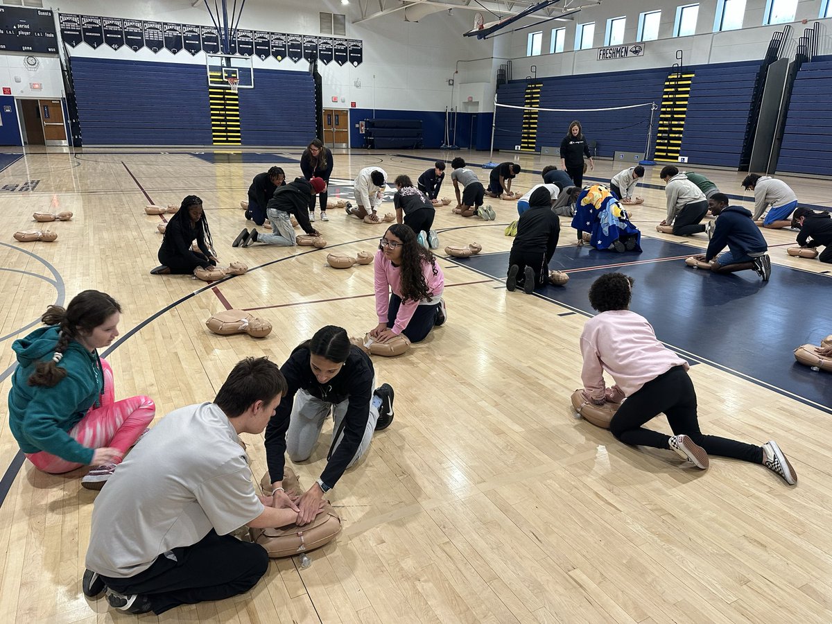 DwyerHS's tweet photo. CPR DAY!!! Our students had a great time learning about CPR and putting it into practice. Students learned how CPR can save a life and heard stories about people being saved by CPR. Great job to our students and especially to our P.E Teachers for leading this initiative. https://t.co/oXxIpYkVzp