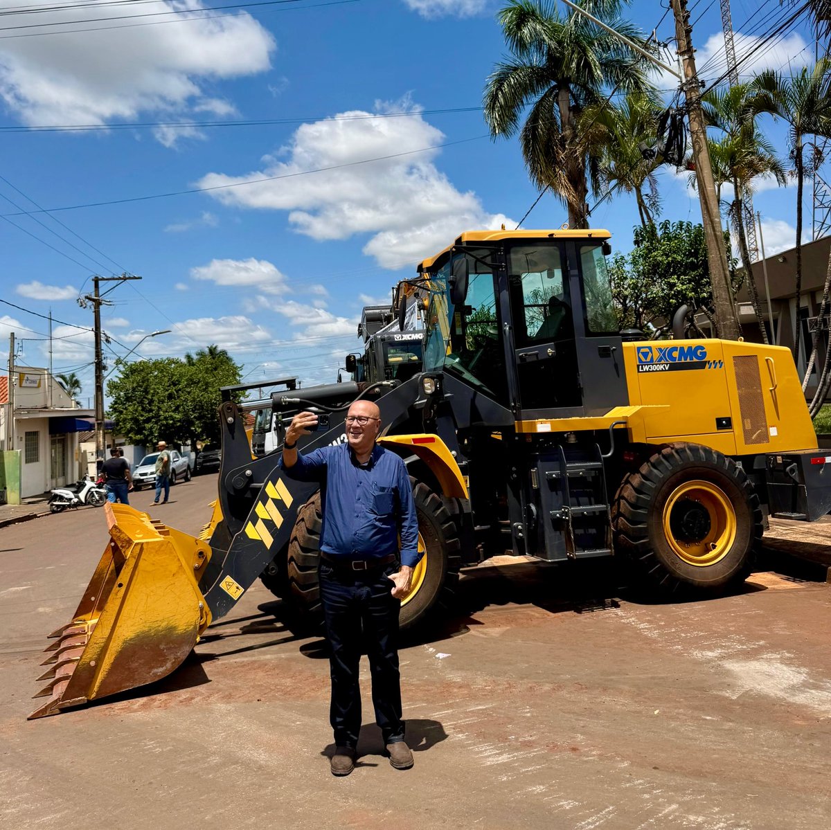 Itambaracá avança! 💪
Mais de R$ 3,1 milhões em máquinas para fortalecer serviços e infraestrutura. Obrigado ao gov. Ratinho Junior e ao prefeito Amarildo pela parceria.