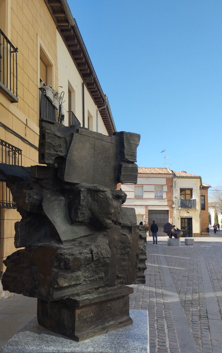 alcalaturismo__'s tweet photo. Buenas tardes, Composición, Pablo Serrano, en la calle Cardenal Cisneros, Museo de Escultura al Aire Libre...🏛️ #experiencias de Alcalá de Henares  #AlcaláEnamora  #visitasguiadas 👉 @AlcalaTurismoY_ #España  #Spain https://t.co/Ydp8hPo92M