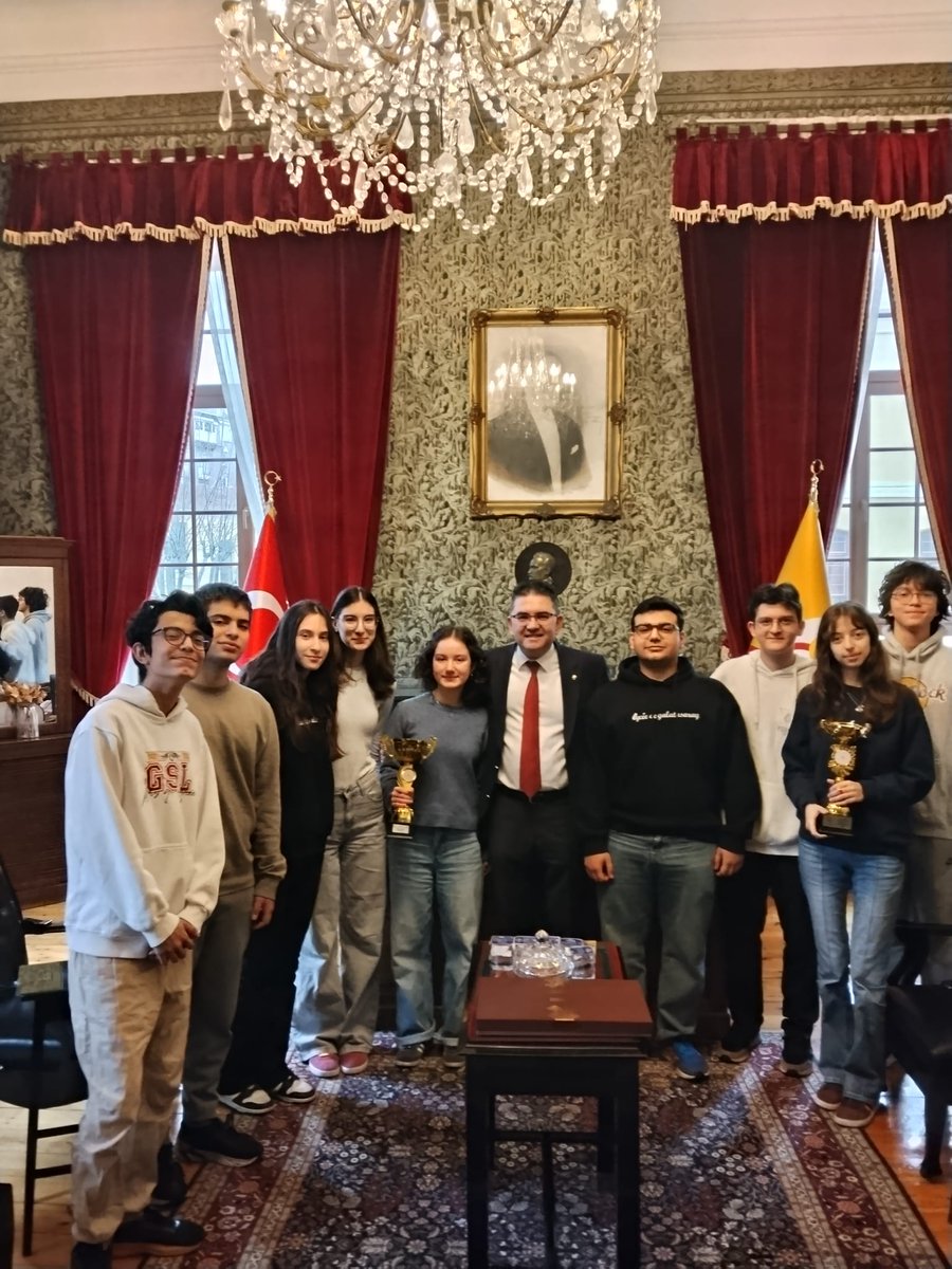 Galatasaray Lisesi tweet media