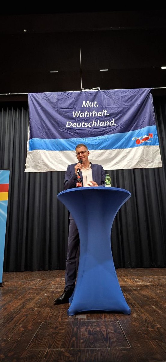 DrBlosMdB's tweet image. Starker Abend bei der Wahlkampfveranstaltung in Haslach im Kinzigtal! 🇩🇪
Volles Haus, klare Worte und viele gute Gespräche mit engagierten Bürgerinnen und Bürgern.
Mut. Wahrheit. Deutschland.
Gemeinsam für echte Veränderung! 💙

#Haslach #Kinzigtal #Wahlkampf #Deutschland