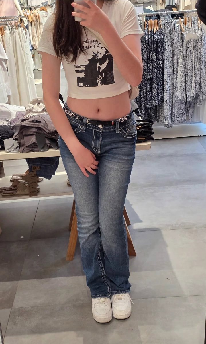 Dani SAW HOBI ᵇᵗˢ ⁷ ✡︎ ⊙⊝⊜/ 3.8.2021 tweet media