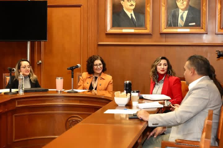 MujeresVIP tweet media