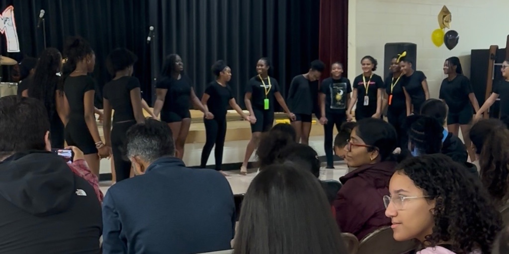 MCPS's tweet photo. The Roberto Clemente Middle School Black History Month Talent Show was a huge hit, with 100+ community members celebrating talent and culture! 🎶 https://t.co/VC2Tezpig6