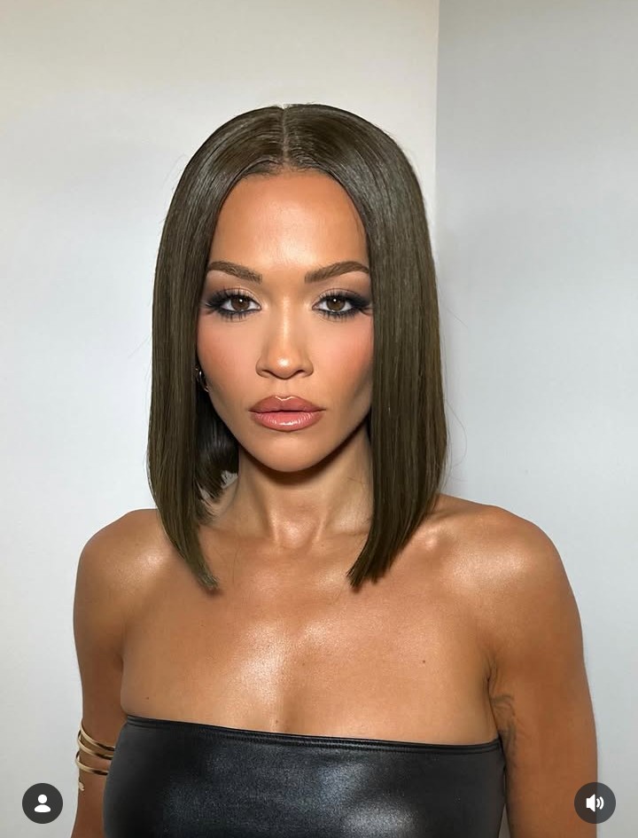 brrritasahatciu's tweet image. PEOPLE OF THE WORLD!! Rita Ora on the 7th episode of season 14 of #themaskedsingerfox 😍😍🤍🤍🤍🤍🤍🖤🖤🖤🖤🖤🖤

#ritabots