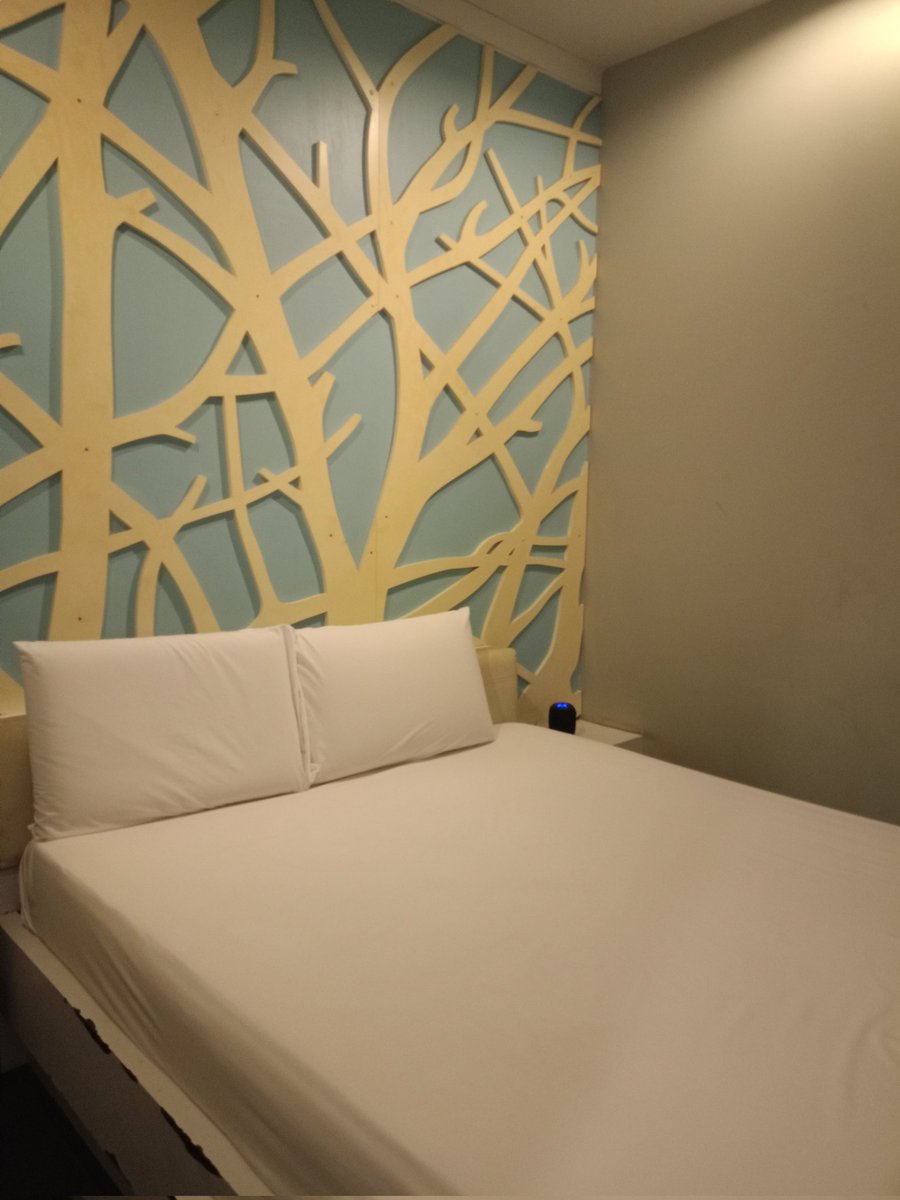 หาผัว ให้เมีย... tweet media