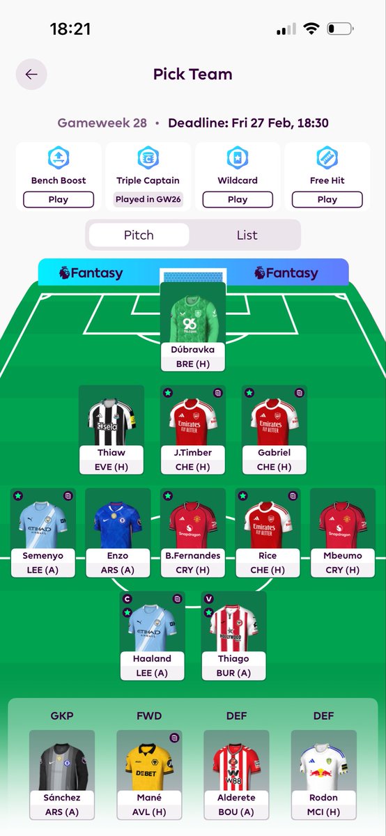 FPLJoe2602's tweet photo. ❗️GW28 team ❗️ 

£0.8m itb

3 transfers 🎲 

Decided to save transfers in preparation for GW31.

🧢 - 🤖 

OR: 49k

Good luck everyone!

#FPL #FPLCommunity #GW28 #BGW31 #Haaland https://t.co/ftNT0y9Q6J