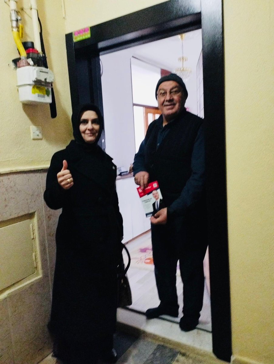 Elazığ Kadın Kolları olarak bu gün yine sahadaydık.Merkezde mahallelerimizde kapı taramaları yapıp,seçmen kardeşlerimizi evlerinde ziyaret ettik. 👍

#FatihErbakan 
#YenidenRefahPartisi 
#YenidenRefah 
#YenidenErbakan