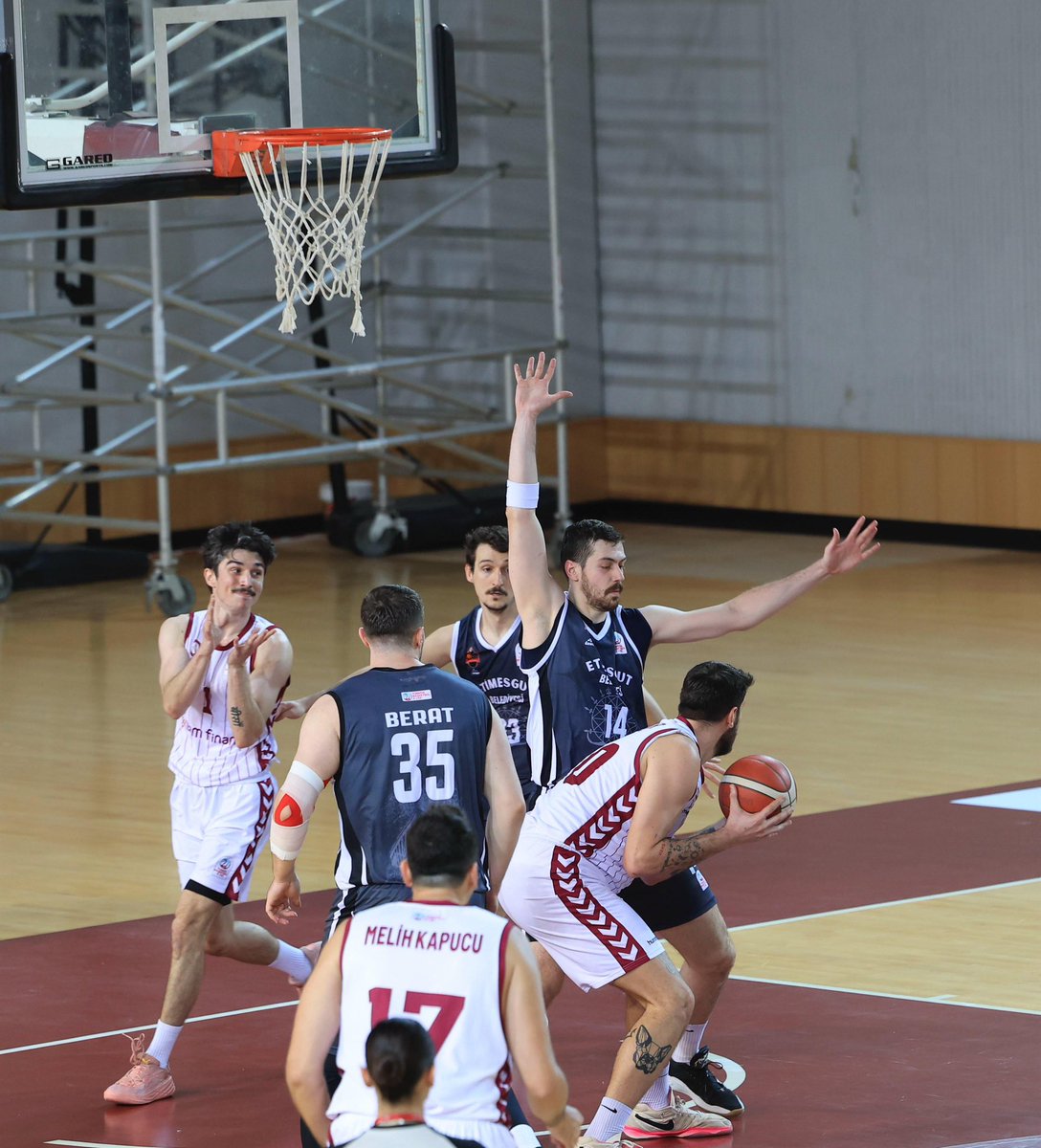 OA_BAK's tweet photo. 📍 İstanbul Teknik Üniversitesi

İTÜ Merkez Spor Salonu’nda oynanan İTÜ Tam Finans – Etimesgut Belediyesi karşılaşmasını tribünden takip ettik.🏀

Öğrencilik yıllarımdaki hatıraları yâd ettiğim özel bir akşam oldu. Tüm sporcularımıza teşekkür ediyor, başarılar diliyorum.❤️ https://t.co/dVafMoOcNm