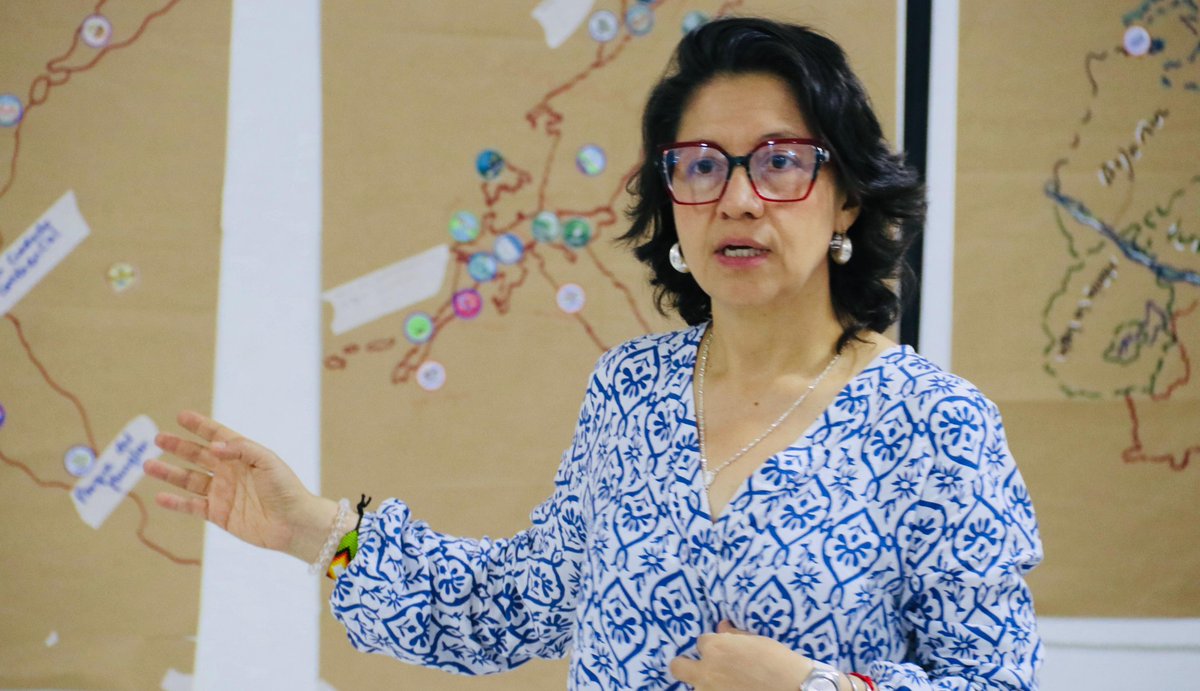 Los estudiantes de la Institución Educativa Liceo de Bolívar defienden el Agua Como Bien Común, construyendo una cartografía hídrica participativa de su territorio que visibilice la importancia de esta, trabajo realizado con el equipo <a href="/Minvivienda/">Minvivienda</a> y la viceministra <a href="/RuthQuevedoF/">Ruth Quevedo Fique</a>.